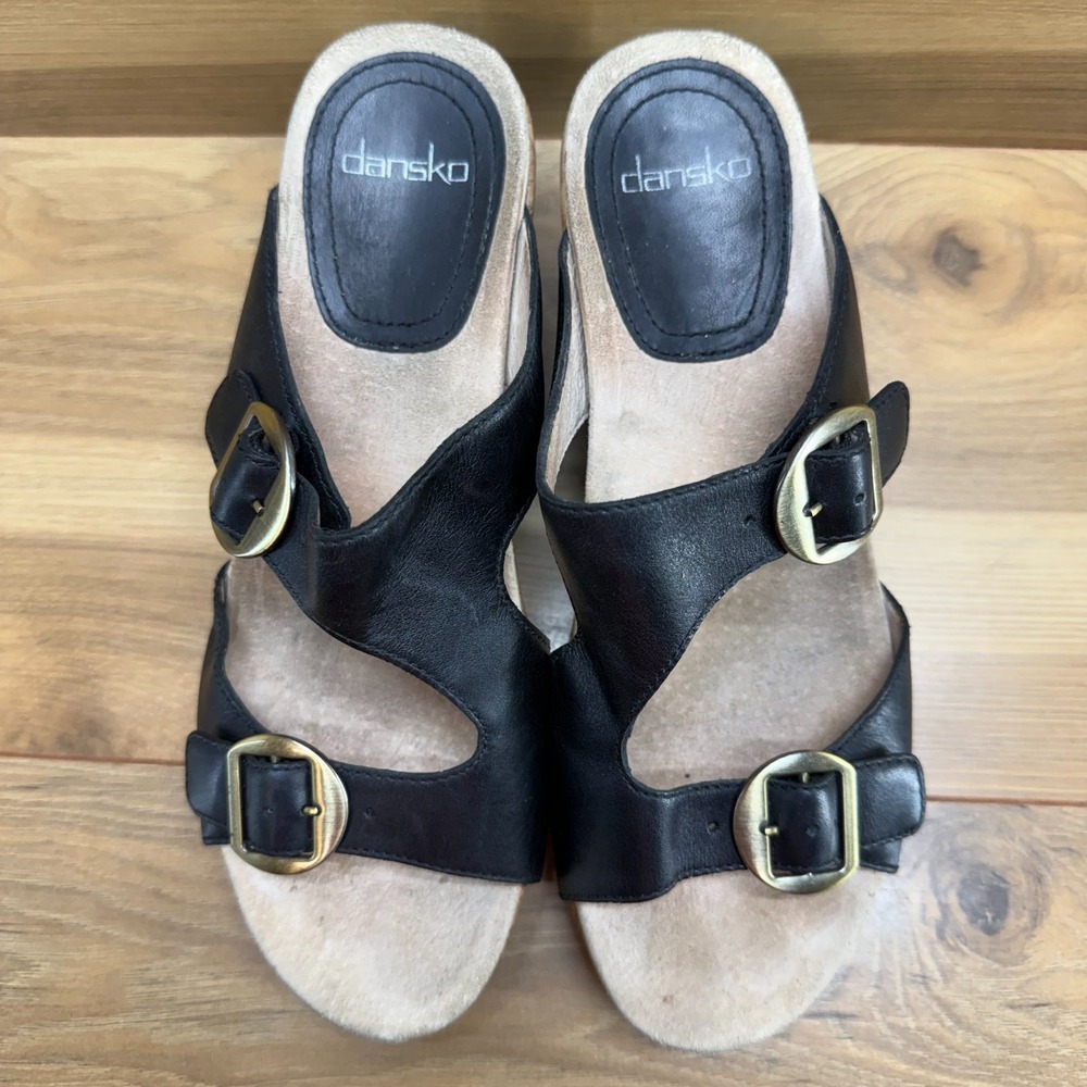 Love, just Need Smaller Size. Clarks Women’s Black Cork Wedge Sandals w/ Buckle